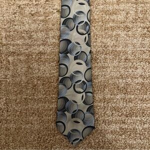 Crazy Horse by Liz Claiborne - Black and Gray Circle Pattern Tie